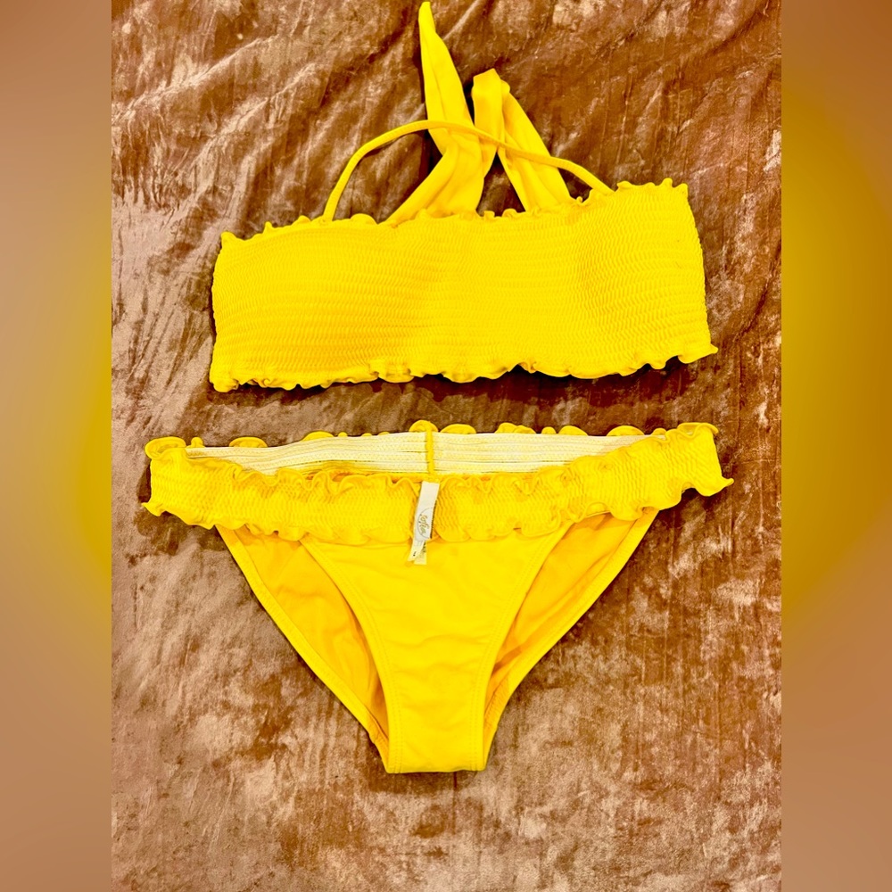 Sofia by Vix, yellow 2 piece, never worn